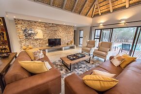 Villa Amanzi Exclusive Bush Living in a Luxury South African Villa