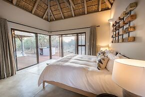 Villa Amanzi Exclusive Bush Living in a Luxury South African Villa