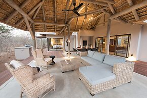 Villa Amanzi Exclusive Bush Living in a Luxury South African Villa