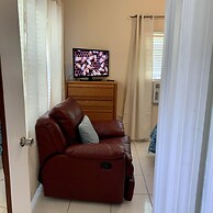 3 Suites BP Steps to Beach Car Value Service