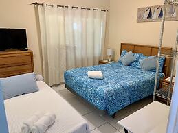 3 Apartments Steps to Beach Free Breakfast
