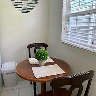 3 Suites BP Steps to Beach Car Value Service