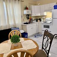 3 Suites BP Steps to Beach Car Value Service