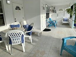 3 Suites BP Steps to Beach Car Value Service