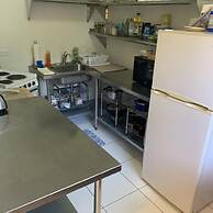 3 Suites BP Steps to Beach Car Value Service