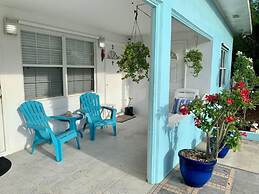 S2A Blue Pavilion - Beach Transfers Meals Tours Island Retro Chic