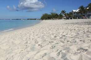 S2A Blue Pavilion - Beach Transfers Meals Tours Island Retro Chic