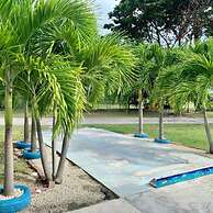 S4 BP Steps to Beach Car Value Service