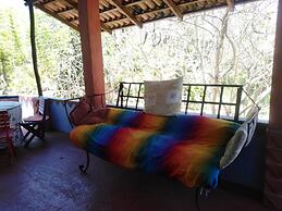 Bohemian Rustic 2-floor Suite, Walk to Plaza/beach