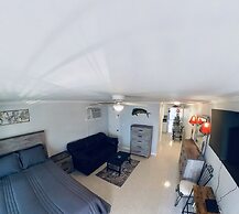 10 Cherry Bay - Robert Zuehl