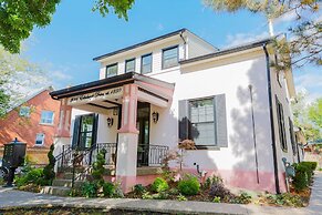 Fully Private 3 Bdrm Suite - The Winchester