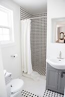 Modern Apt Neardowntown Ideal for Long Stays - U2