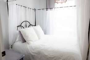 Modern Apt Neardowntown Ideal for Long Stays - U2