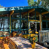 Bright Spacious Chalet on Lake Huron - Private