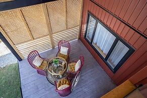 Luxury Lakefront Cottage - The Shining Star