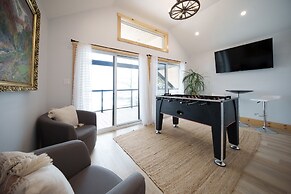 Luxury Lakefront Cottage - The Shining Star