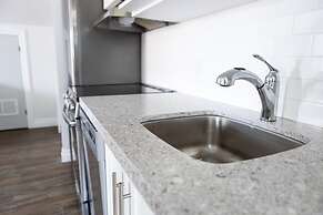 Modern Apt Neardowntown Ideal for Long Stays - U3