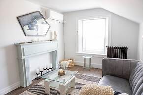 Modern Apt Neardowntown Ideal for Long Stays - U3