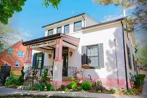 Modern Apt Neardowntown Ideal for Long Stays - U3