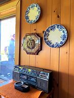 Retro Spacious Cottage - Somewhere in Time