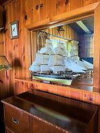 Retro Spacious Cottage - Somewhere in Time