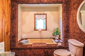 Retro Spacious Cottage - Somewhere in Time