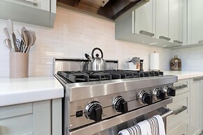 Spacious 2bdrm Home in Burlington