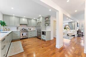 Spacious 2bdrm Home in Burlington