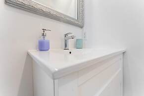 Spacious 2bdrm Home in Burlington