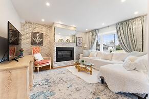 Spacious 2bdrm Home in Burlington