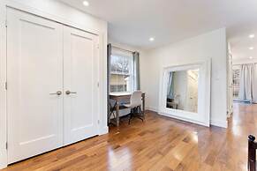 Spacious 2bdrm Home in Burlington