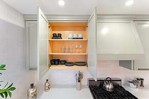 Spacious 2bdrm Home in Burlington