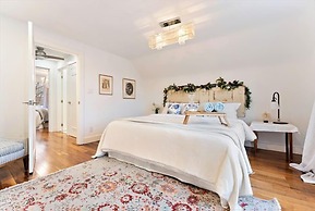 Spacious 2bdrm Home in Burlington