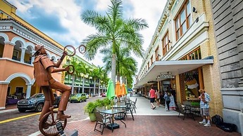 Casa Del Sol Chic 1-br Suite Poolside Bliss for 4