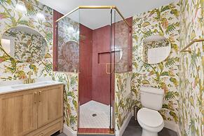 Casa Del Sol Chic 1-br Suite Poolside Bliss for 4