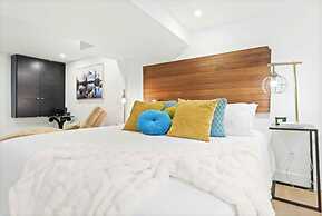 Specious Fully Private Studio apt With Laundry