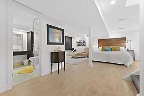 Specious Fully Private Studio apt With Laundry