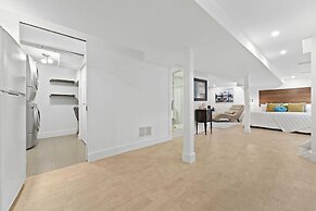 Specious Fully Private Studio apt With Laundry