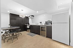 Specious Fully Private Studio apt With Laundry