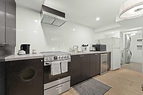 Specious Fully Private Studio apt With Laundry