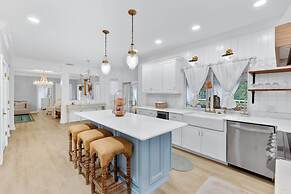 Brand New Spacious 3-bed Pool 20 MIN TO Beach