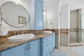 Brand New Spacious 3-bed Pool 20 MIN TO Beach