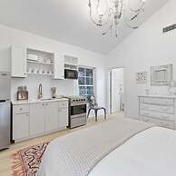 Brand New Spacious 3-bed Pool 20 MIN TO Beach