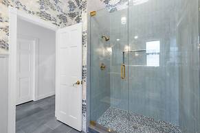 Brand New Spacious 3-bed Pool 20 MIN TO Beach