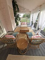 Brand New Spacious 3-bed Pool 20 MIN TO Beach