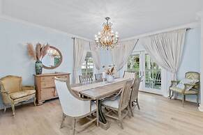 Brand New Spacious 3-bed Pool 20 MIN TO Beach