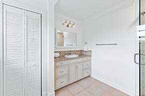 Brand New Spacious 3-bed Pool 20 MIN TO Beach