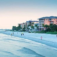 Brand New Spacious 3-bed Pool 20 MIN TO Beach