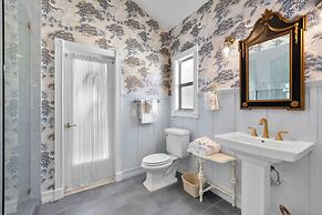 Brand New Spacious 3-bed Pool 20 MIN TO Beach