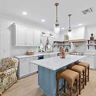 Brand New Spacious 3-bed Pool 20 MIN TO Beach